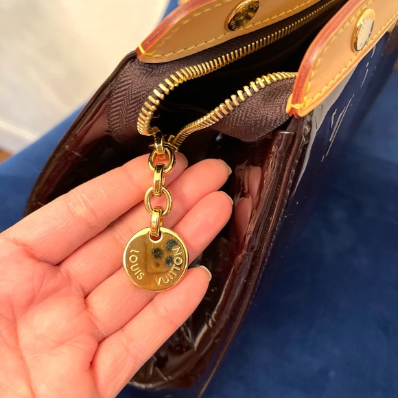 Brea GM Monogram Vernis
Patent Leather Top Handle Bag - Picture 5 of 7